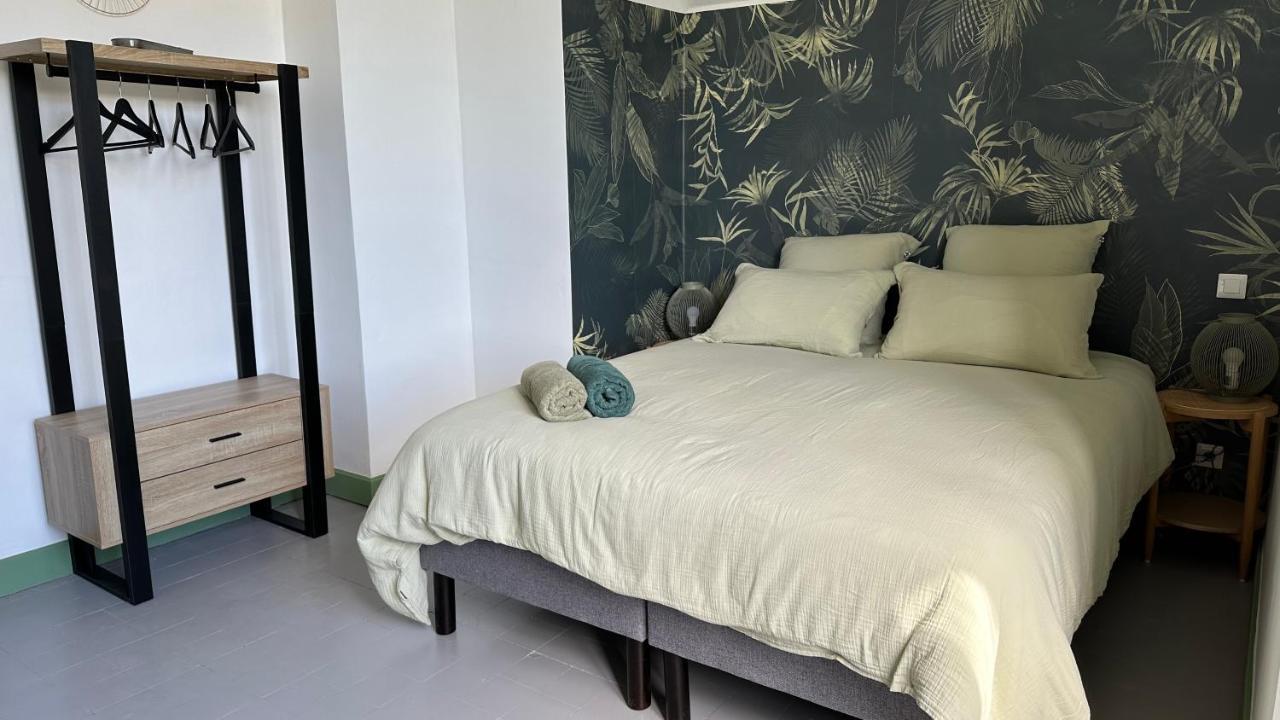 Chambre Tropicale Au Domaine De L'Aven Villeneuve-Minervois Extérieur photo